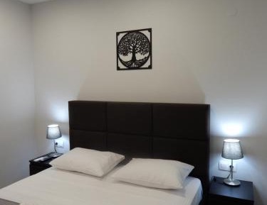 Studio Apartment with One Double Bed