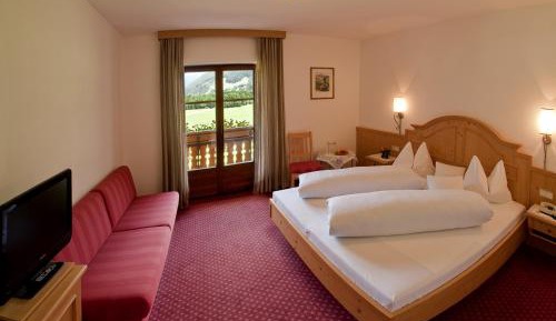 Double Room (2 Adults + 1 Child)