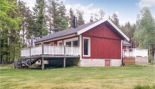 Three-Bedroom Holiday Home 