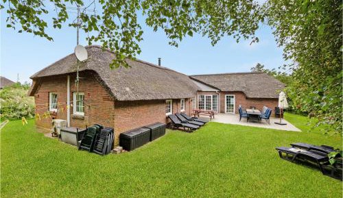 Six-Bedroom Holiday Home