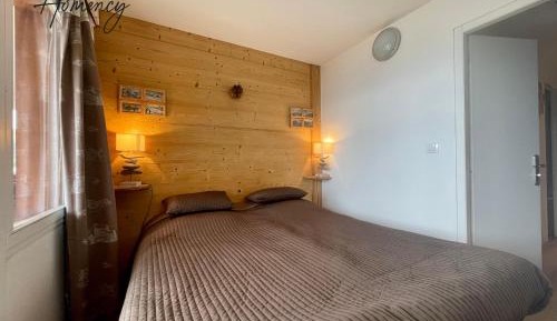 Apartment with Mountain View