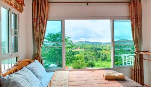 Family Room with Mountain View