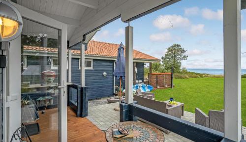 One-Bedroom Holiday Home