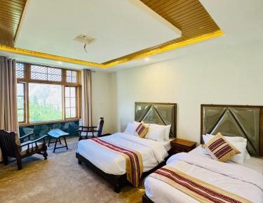 Deluxe Double or Twin Room with Mountain View