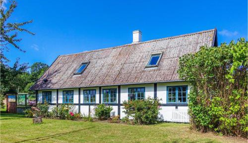 Three-Bedroom Holiday Home 
