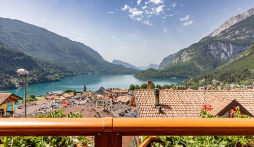 Double or Twin Room with Lake View