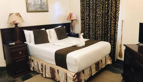Deluxe Queen Room