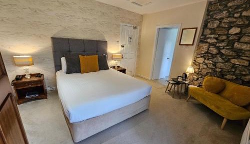 Cozy Loch Room