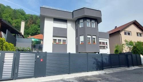 One-Bedroom Apartment with Balcony