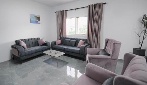 Two-Bedroom Deluxe Apartment with Balcony