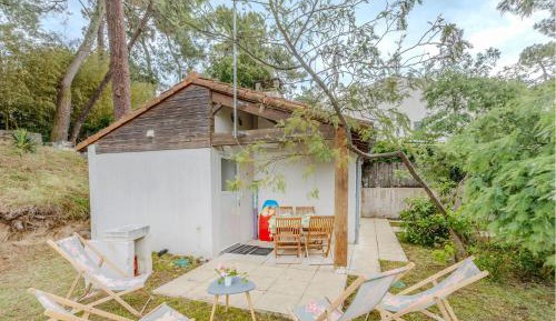 One-Bedroom Holiday Home