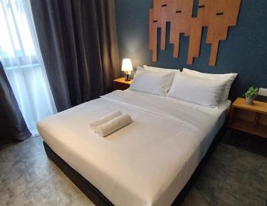 Deluxe Queen Room