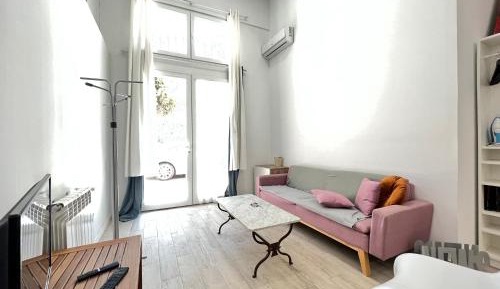 One-bedroom Loft Apartment 