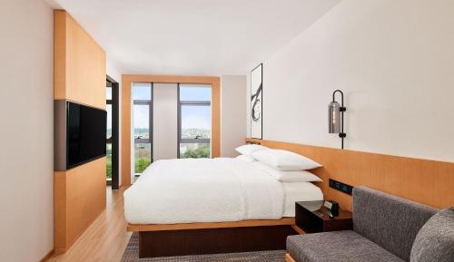 Standard King Room