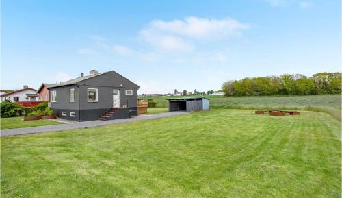 One-Bedroom Holiday Home