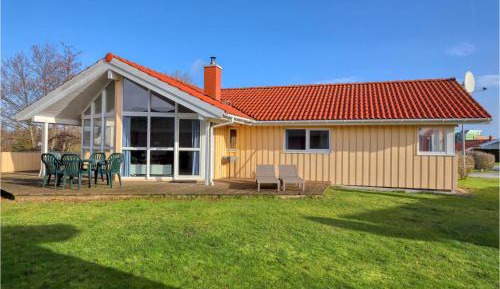 Three-Bedroom Holiday Home 
