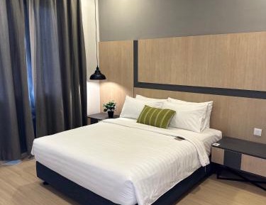 Executive 2- Bedroom with Sahur & Dinner