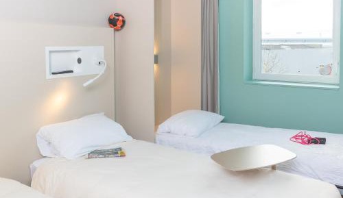 Twin Room with Retractable Bed