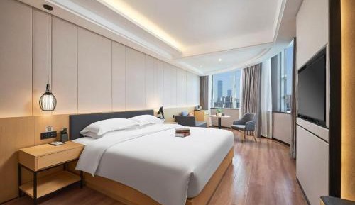 Deluxe Queen Room