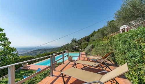 Seven-Bedroom Holiday Home
