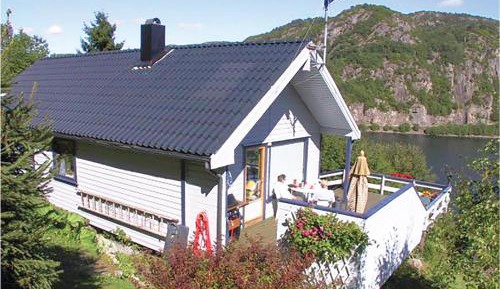 Three-Bedroom Holiday Home 