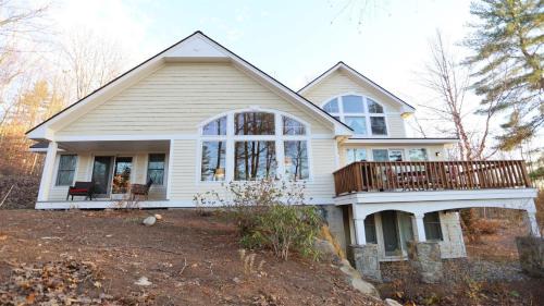 Four-Bedroom Holiday Home