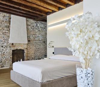Deluxe Double Room with Extra Bed