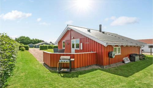 Three-Bedroom Holiday Home 