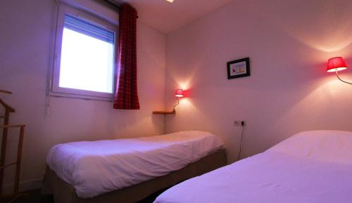 One-Bedroom Apartment (5 Adults)