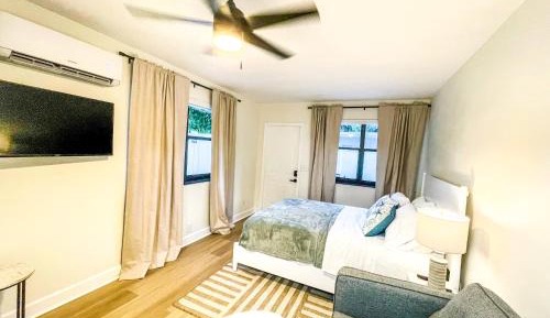 Deluxe Room (2 Adults + 1 Child)
