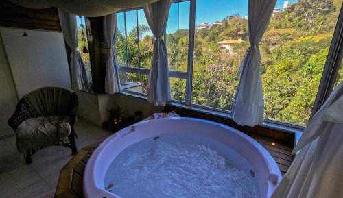 Suite with Hot Tub