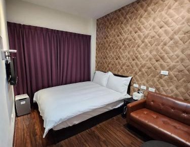 Standard Queen Room