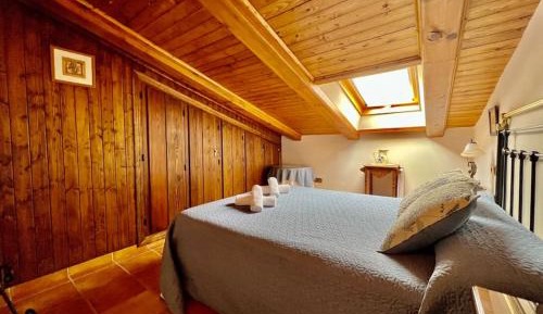 Three-Bedroom Apartment with Mountain View