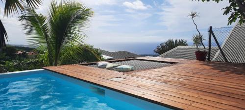 Bungalow with Pool