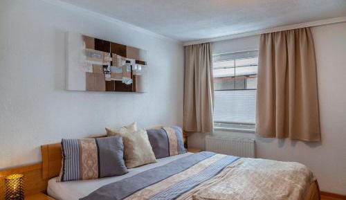 Superior One-Bedroom Apartment