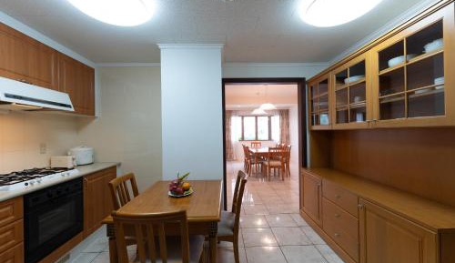 Deluxe Three-Bedroom Suite