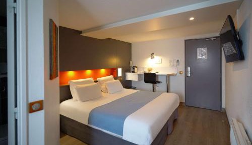 Premium Queen Room