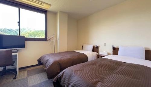 Twin Room with Private Bathroom
