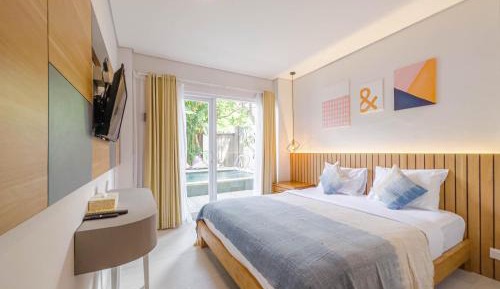 Deluxe Double Room with Pool Access