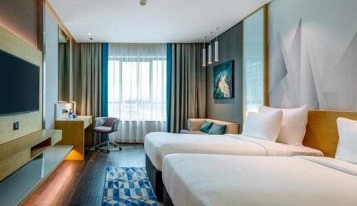 Connecting Room