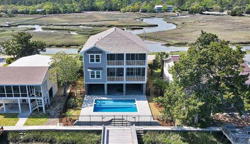 Seven-Bedroom Holiday Home