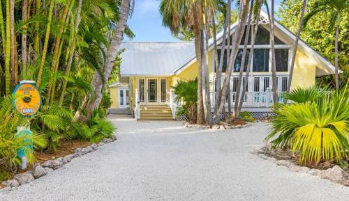 Four-Bedroom Holiday Home