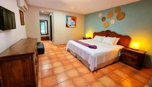 Standard King Room
