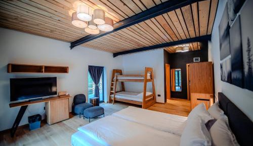 Deluxe Family Room