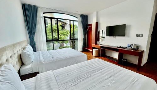 Triple Room with City View