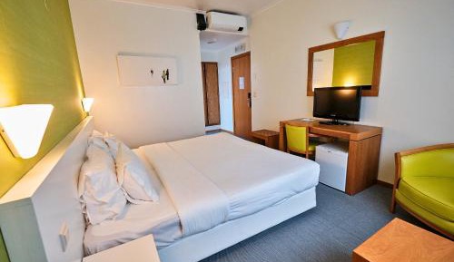 Double or Twin Room with Sea View