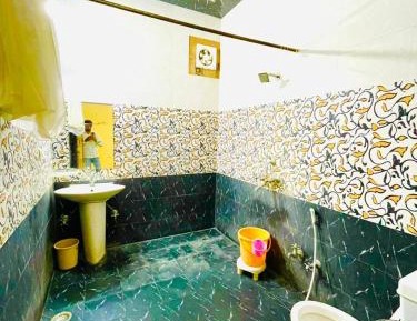 Deluxe Room (2 Adults + 1 Child)