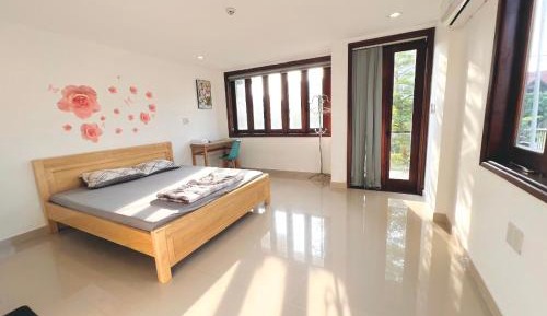 Queen Room with Balcony