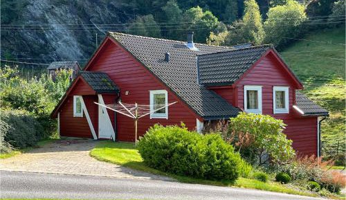 One-Bedroom Holiday Home