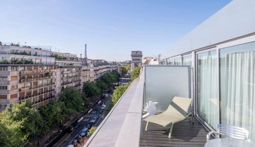 Paris Sky View Terrace Room with Breakfast and Eiffel Tower View